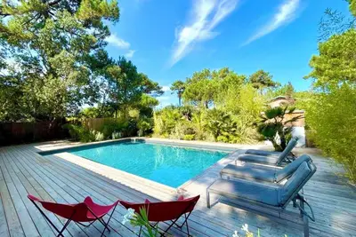 Image de Villa La Dune Blanche with pool, idyllic terrace & magnificent views of the countryside