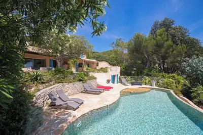 Image de Villa Provençale avec une magnifique vue mer\n\nPartager\n\nEnregistrer