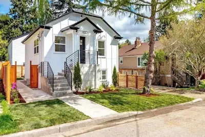 Image de Luxury 2br1ba w/ Hot tub, patio, crib & vanity