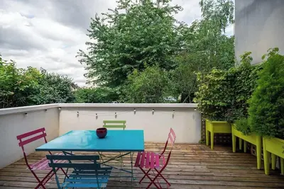 Image de Le Picasso - Metro 5, terrasse, tres calme