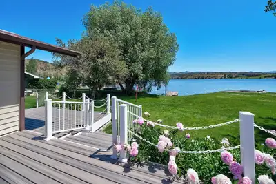 Image de Lakefront vacation rental on Hauser Lake