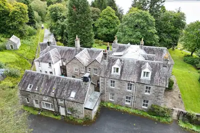 Image de Cozy cottage from 1840 on the beautiful Loch Rannoch in Scotland
