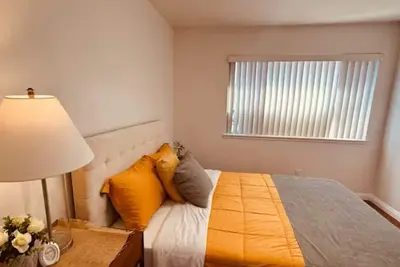 Image de 3-bedroom house in superb Rowland Heights with Ac