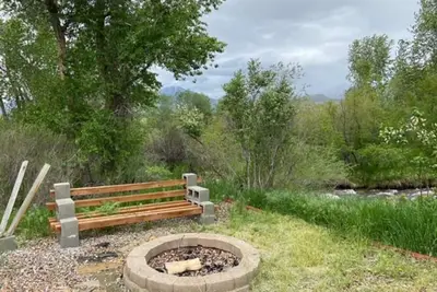 Image de Charming 4-bedroom house on the creek in peaceful Sheridan