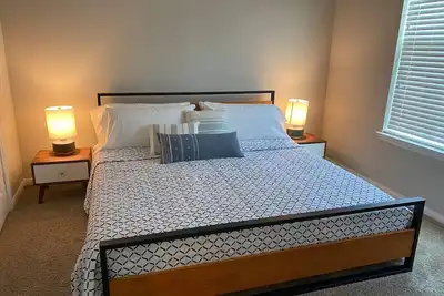 Image de Spring Modern 2 king bed Long term Condo
