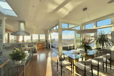 Image de Luxury OceanView Downtown Oasis, Steps to Beach, Shops & Fine Dining