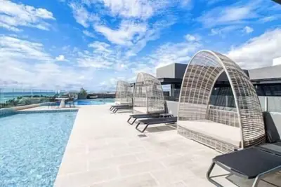 Image de 1br Prime Location, Ocean Views & Fast Internet