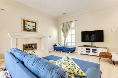 Image de 3 Mi to Beach: Central & Elegant Home in Oceanside