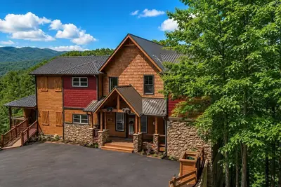 Image de Near Dollywood + Resort Amenities Included