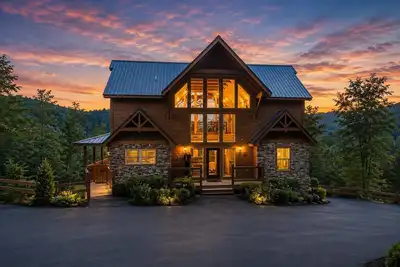 Image de Near Dollywood + Resort Amenities Included