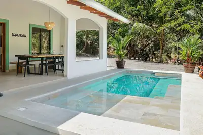 Image de Selva Blanca, Jungle Retreat. Charming 4Bdr house with Ac, WiFi & Private Pool