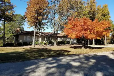 Image de Spacious Lake House with View of Norfork Lake