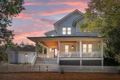 Image de New Luxury 5 Bedroom Home In Bald Head Island's Cape Fear Station