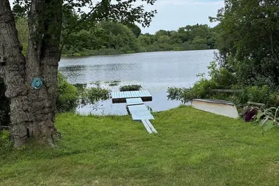 Image de Charming 3-bedroom pondfront house on cul de sac in Brewster, Mass New Listing