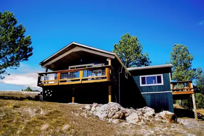 Image de Cozy Hot Tub Cabin On The Lake!