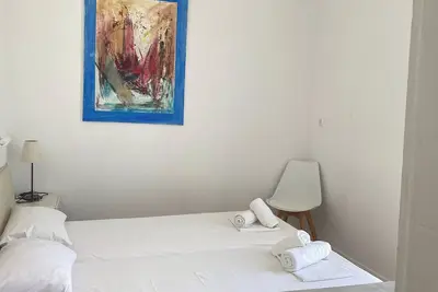 Windmill Rooms - overlooking the sea - short walk from shops and restaurants