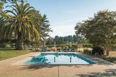 Image de Kanzler Vineyard House with Hot Tub & Pool