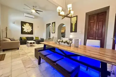 Image de Puerta Antigua:  Luxury 5-Bedroom Retreat in San Juan with Ac & WiFi