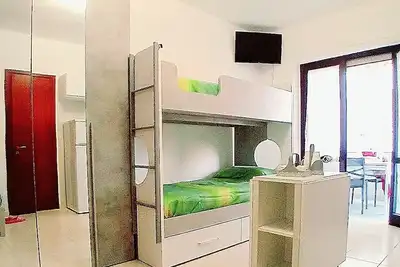 Image de Studio apartment center of green bay sea view
