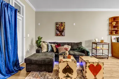 Image de 5 Minutes to Lenox Mall: Sleeps 8