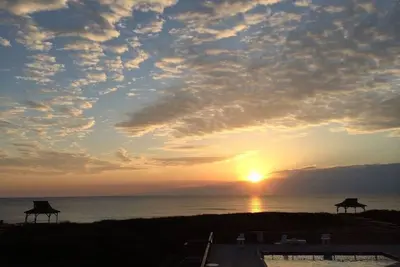 Image de Duck, Nc - Oceanfront and Unlimited Sunrises! Welcome to Sandy Quacks!