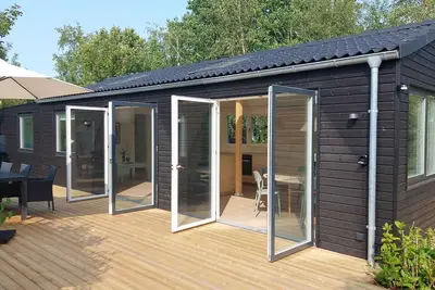 Image de Newly renovated holiday home near sandy beach