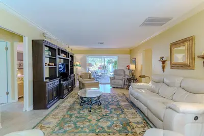 Image de Tropical Siesta Key Villa – Private Patio + Pool Access