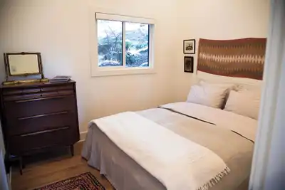 Image de Bird House: Fully Renovated Vesuvius Cottage