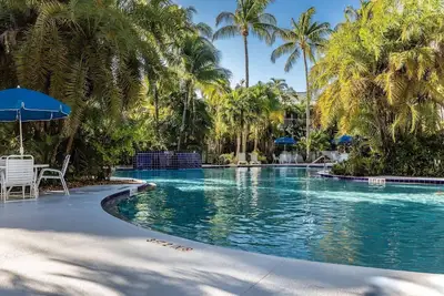 Image de Tropical Tee-Time: 2br Townhome in Key West Golf Club with Two Shared Pools, Fitness Center, Dogs Ok