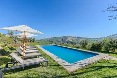 Image de Elegant and modern villa with pool and panoramic position, close to Fermo and the beaches of Porto S