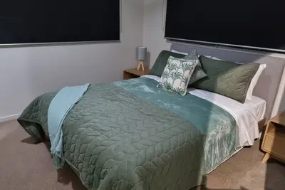 Image de 3 bedroom executive apartment on Ross River ideal for business or family holiday