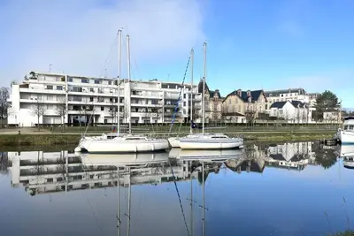 Image de T2 avec balcon, calme et près du port by Interhome