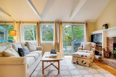 Image de Furnished Deck: Retreat on Mashpee River!