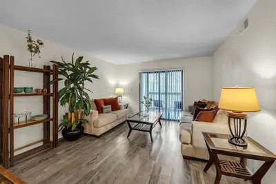 New! Duke Swift Double King Suites by Quantum Suites