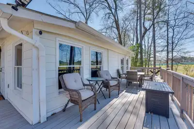 Image de 11 Mi to Dtwn Atlanta: Conley Home w\/ Yard