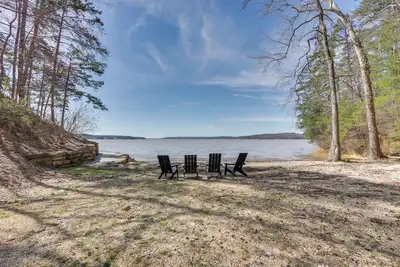 Image de Swim, Boat & Fish: Waterloo Retreat w/ Views!