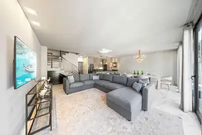 Image de 3br Townhouse with Jacuzzi & Ocean View at Opal 236 Unit 2 by Bocobay