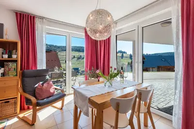 Image de Appartement \"Bergahorn Typ C\" avec vue sur les montagnes, terrasse privée et Wi-Fi