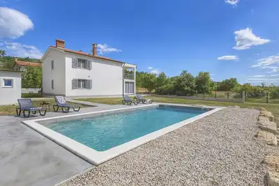 Image de Appartement Ă Labin avec Piscine & Plage