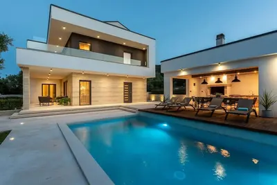 Image de Villa luxueuse Ă Drenje