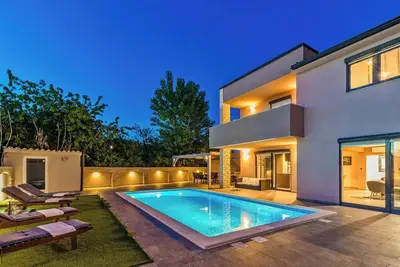 Image de Villa spacieuse à Pula avec piscine chauffée