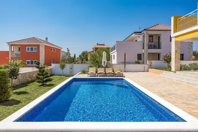 Image de Charmante villa avec piscine à Krnica