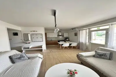 Image de Appartement en bord de mer avec terrasse à Kampor