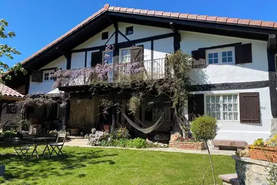 Image de Suartehouse. Basque farmhouse in Urdaibai. 5b.