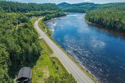 Image de This other is a 3 bedroom(s), 2 bathrooms, located in Trois-Rives, Qc.