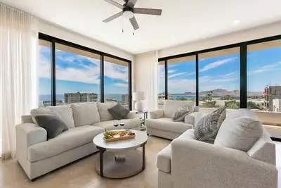 Image de Exquisite 3-Bedroom, 2-Bath Oasis with Ocean View in Cabo San Lucas - Can sleep up to 8!