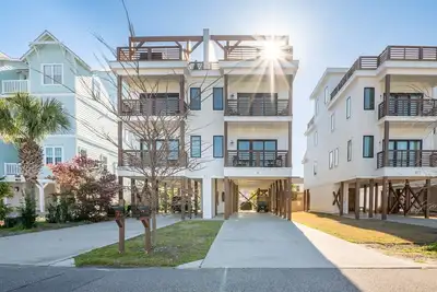 Image de Gorgeous New Build - Short Walk to Beach and Lake at Symbiosis