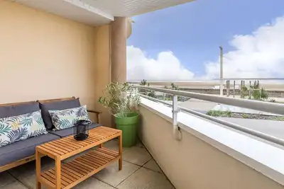 Image de Bel appartement en bord de mer avec terrasse et parking