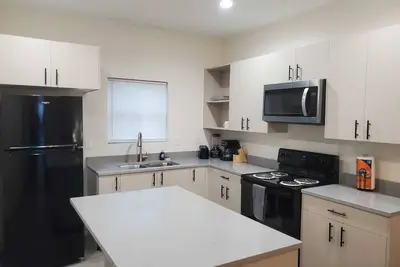 Image de Valle Hermoso - Brand New Apartment Near SpaceX!