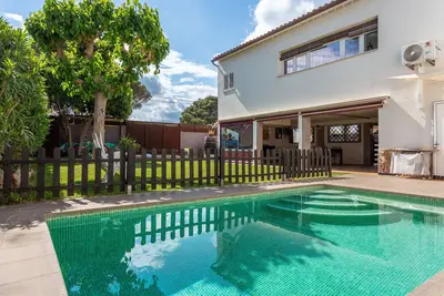 Image de Casa Sunshine with swimming pool and nice garden